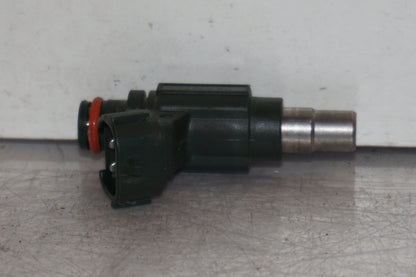 Vänster sida på Spridare från en Kawasaki ER-6N -2010 motorcykel.