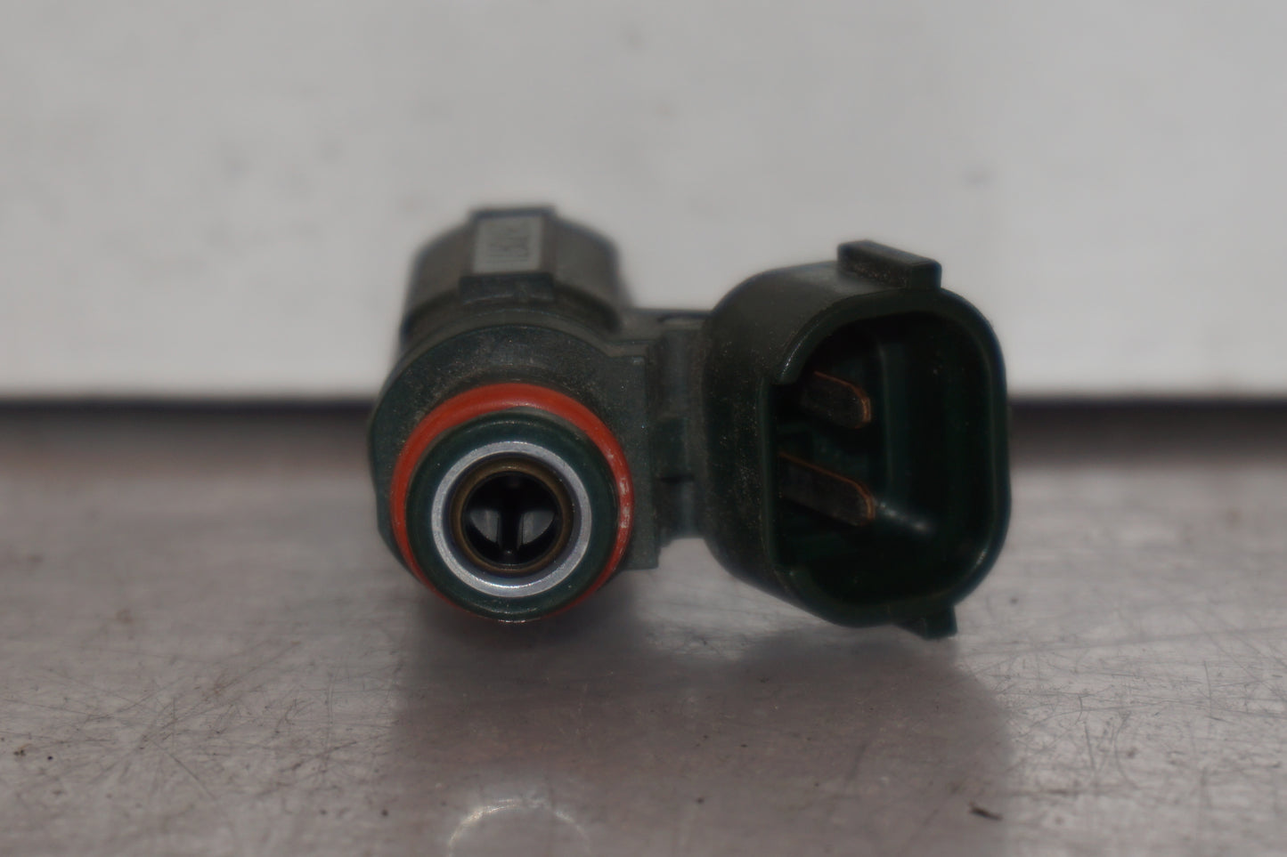 Snett uppifrån på Spridare från en Kawasaki ER-6N -2010 motorcykel.