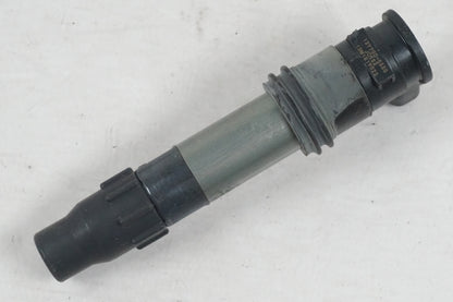 Höger sida på Tändspole från en Suzuki GSF 650 -2011 motorcykel.