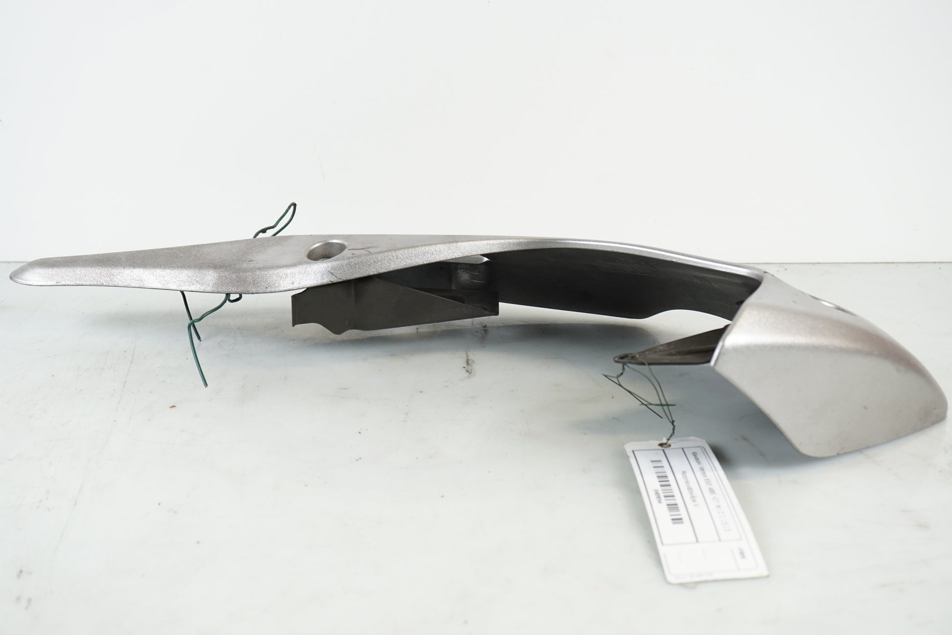 Vänster sida på Motorskyddskåpa från en Kawasaki Versys 650 -2007 motorcykel.