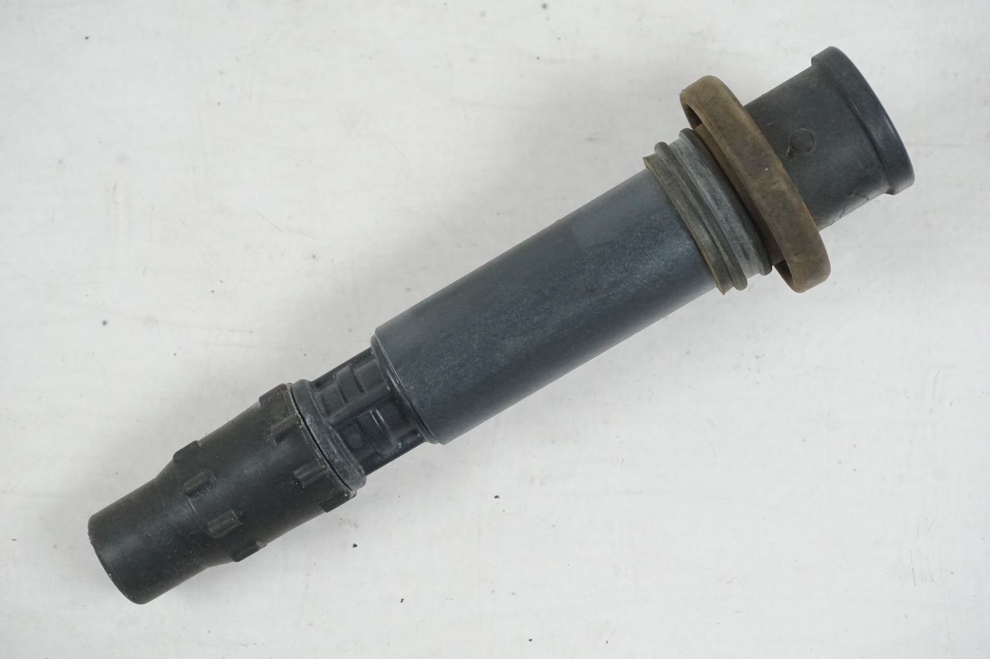 Höger sida på Tändspole från en Suzuki GSX-R 600 -2004 motorcykel.