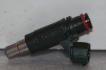 Vänster sida på Spridare från en Kawasaki ER-6N -2010 motorcykel.