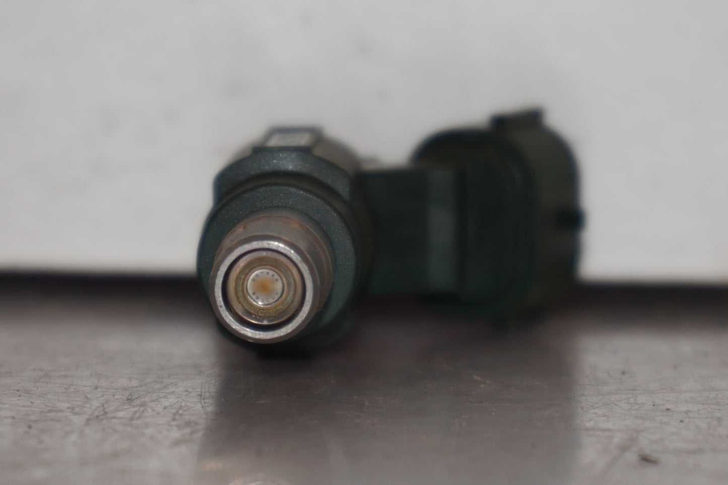 Snett uppifrån på Spridare från en Kawasaki ER-6N -2010 motorcykel.