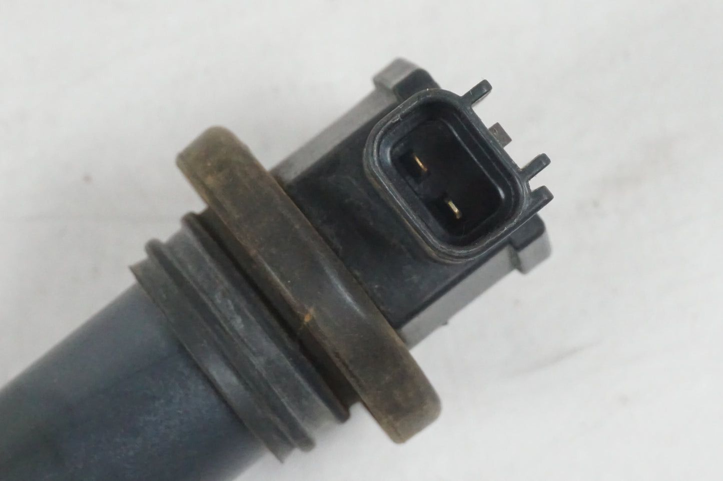 Baksidan på Tändspole från en Suzuki GSX-R 600 -2004 motorcykel.