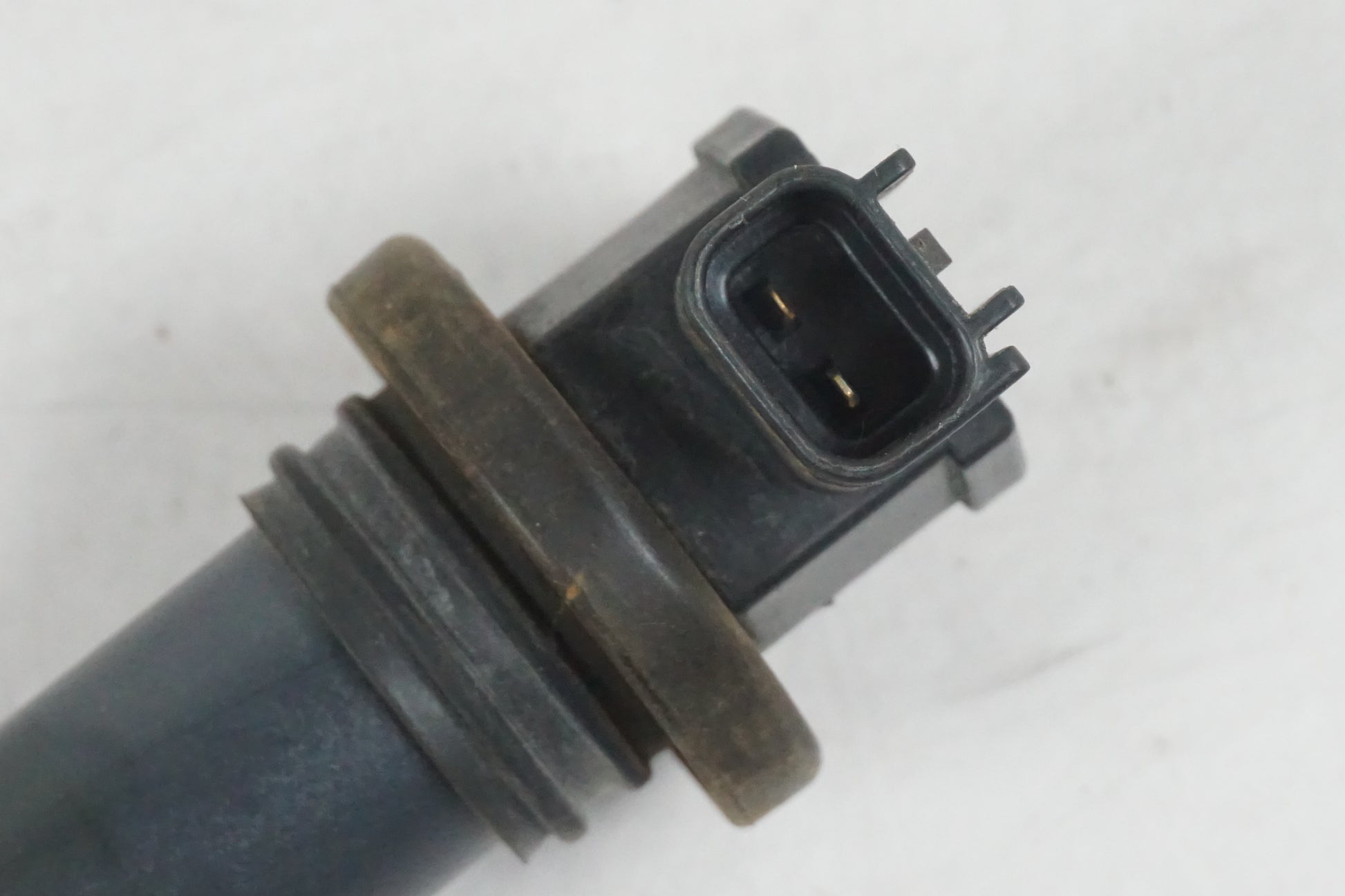 Baksidan på Tändspole från en Suzuki GSX-R 600 -2004 motorcykel.