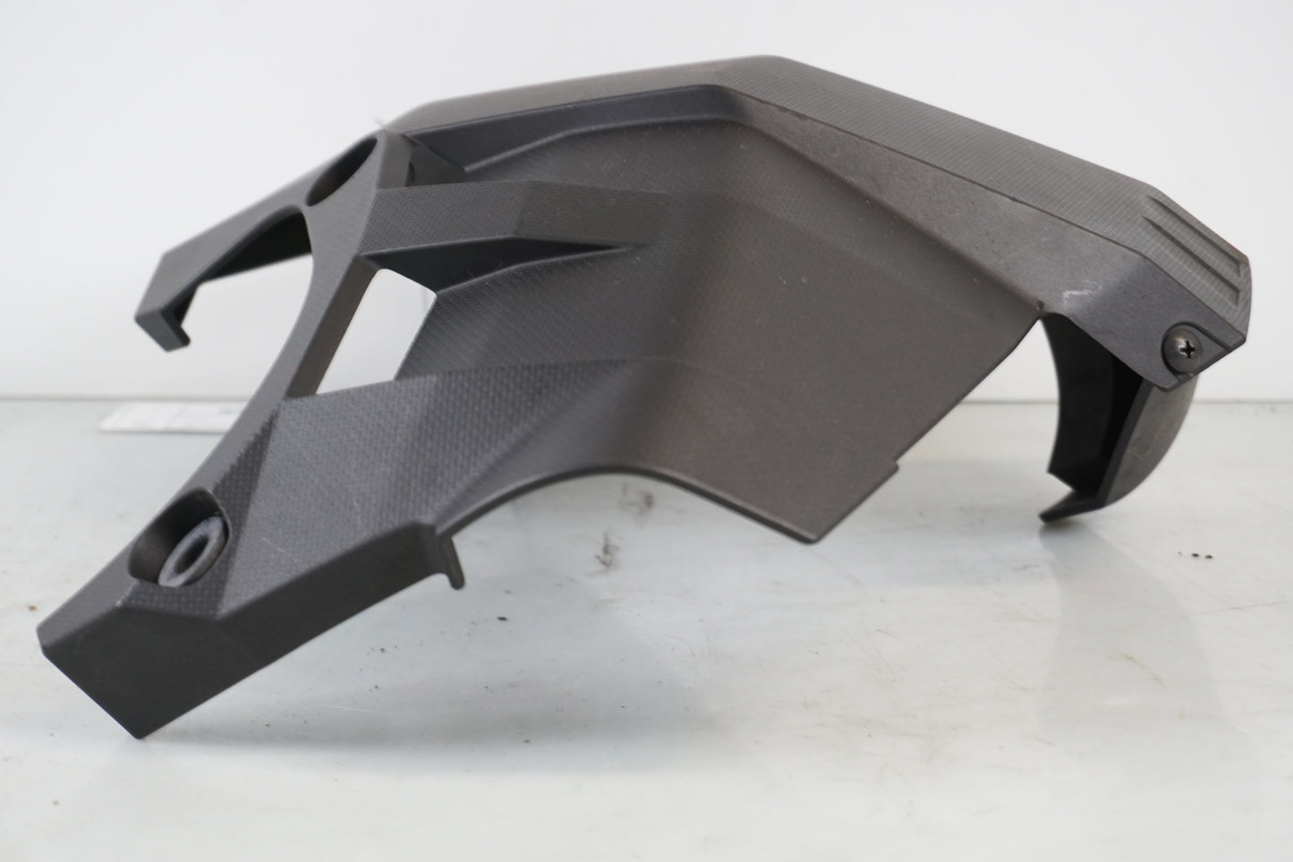 Höger sida på Motorskyddskåpa från en Kawasaki Versys 1000 -2012 motorcykel.