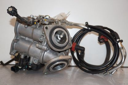 Höger sida på Spjällhus från en Kawasaki VN 900 -2007 motorcykel.