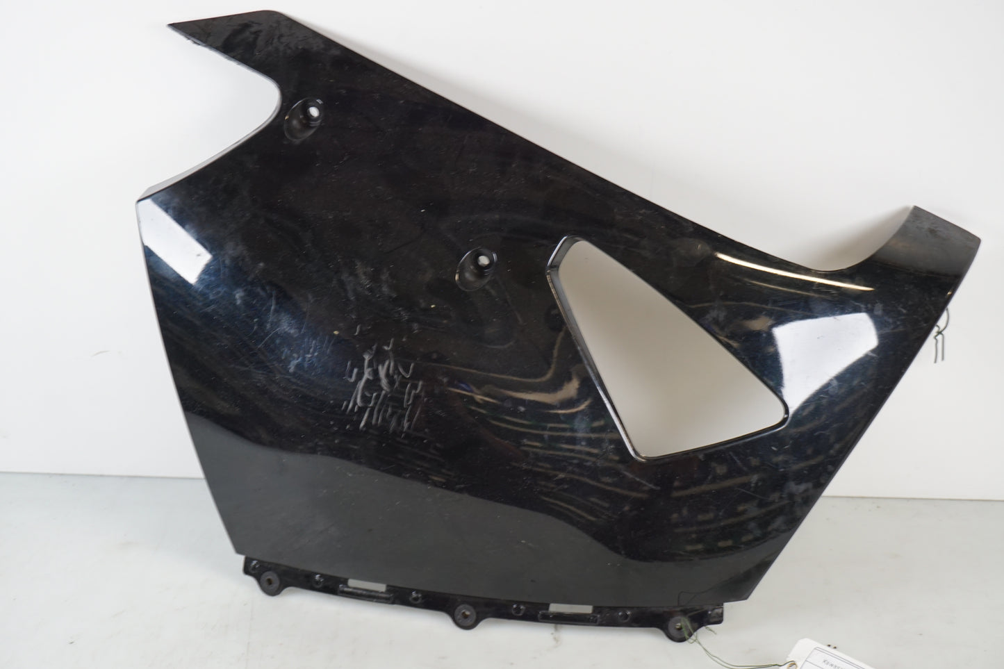 Framsidan på Magkåpa från en Kawasaki ZZ-R 1400 -2010 motorcykel.