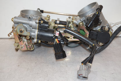 Snett uppifrån på Spjällhus från en Suzuki SV 1000 -2004 motorcykel.