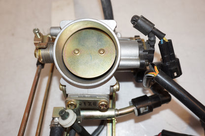 Extrabild2 på Spjällhus från en Suzuki SV 1000 -2004 motorcykel.