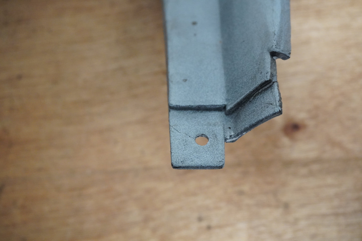 Snett uppifrån på Bakvinge från en Yamaha YZF 750 R -1994 motorcykel.