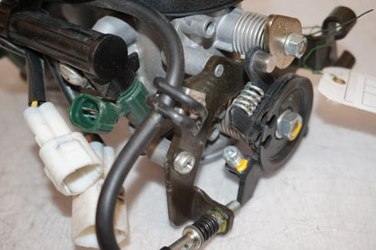 Snett nerifrån på Insprutbrygga från en Kawasaki ER-6F -2007 motorcykel.