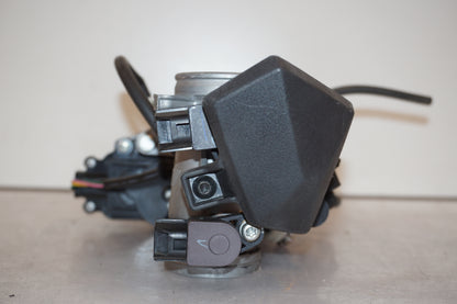 Extrabild2 på Spjällhus från en Kawasaki Z 800 -2014 motorcykel.