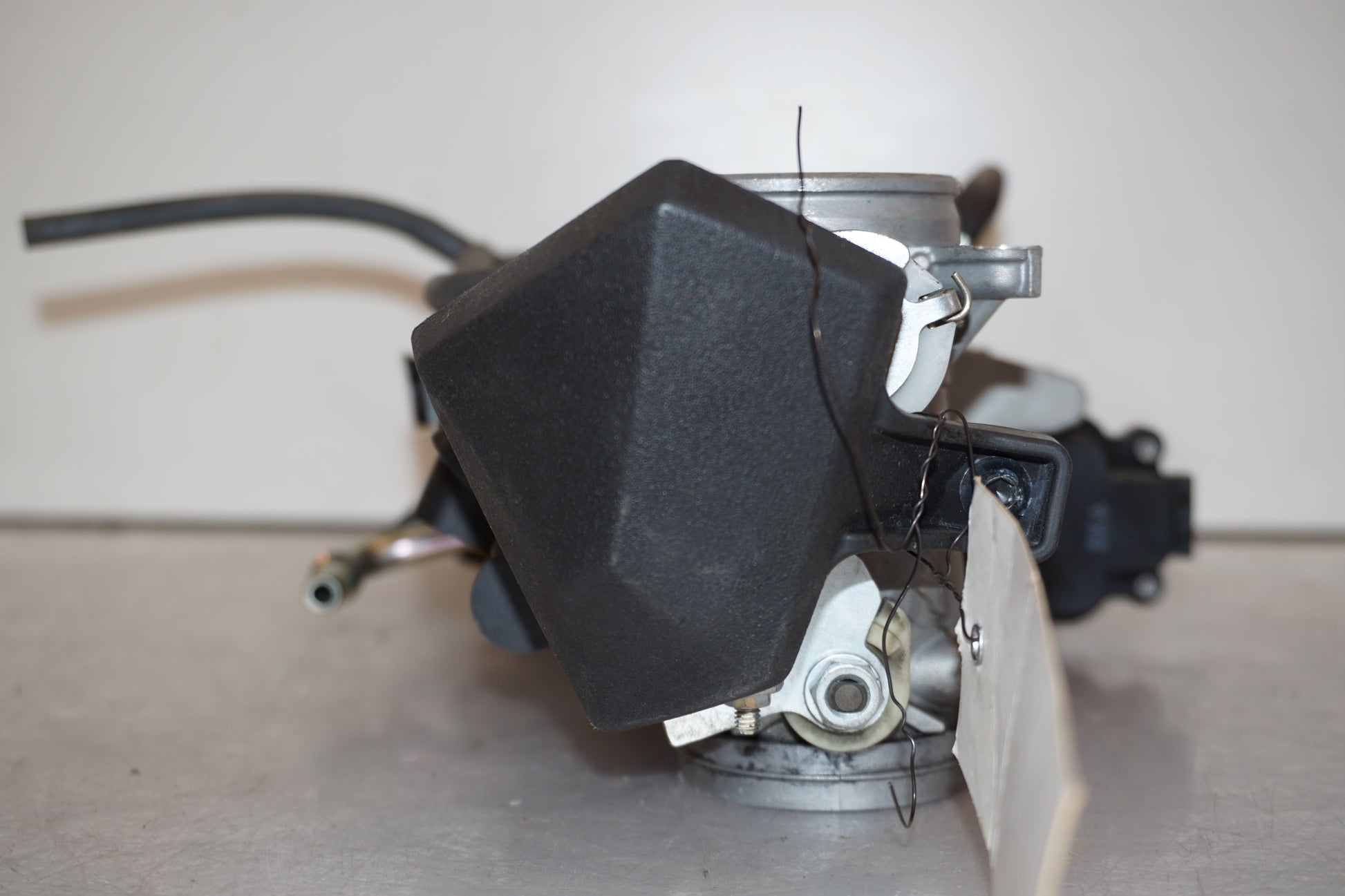 Extrabild4 på Spjällhus från en Kawasaki Z 800 -2014 motorcykel.