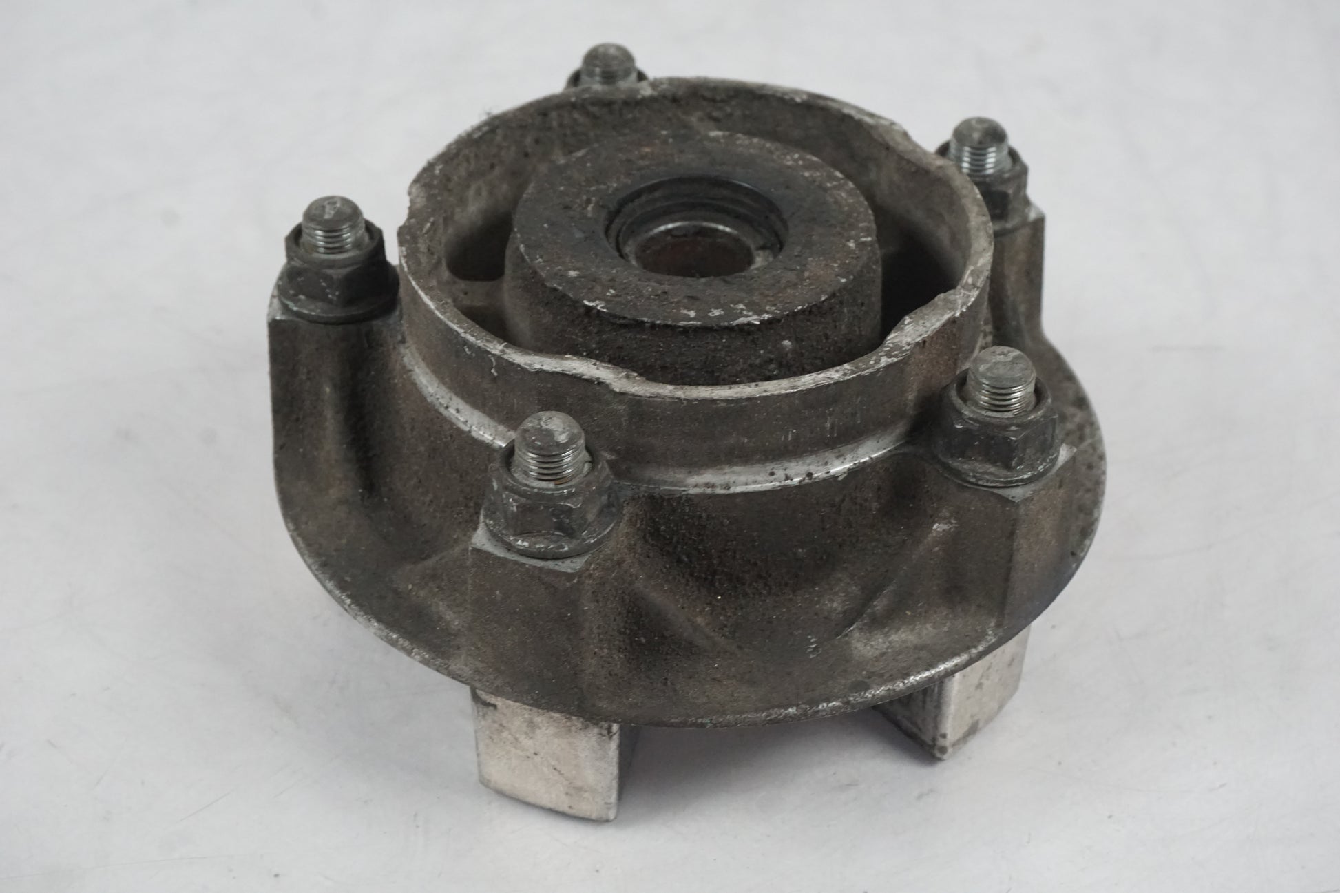 Höger sida på Drevfäste från en Honda CBR 900 RR -1997 motorcykel.