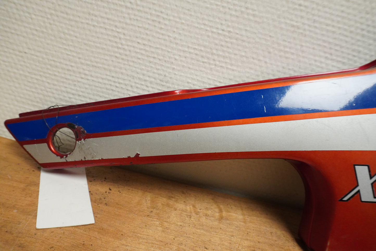 Baksidan på Sidopanel från en Yamaha XJ 900 -1983 motorcykel.