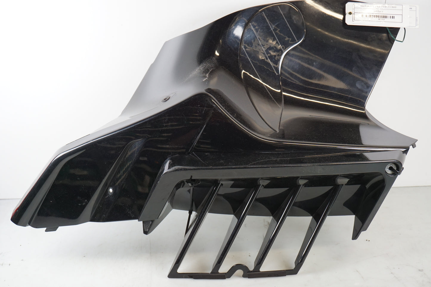 Framsidan på Sidkåpa från en Kawasaki GTR 1400 -2008 motorcykel.