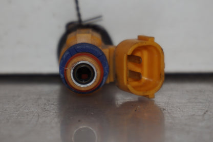 Snett uppifrån på Spridare från en Suzuki VZ 1600 -2005 motorcykel.