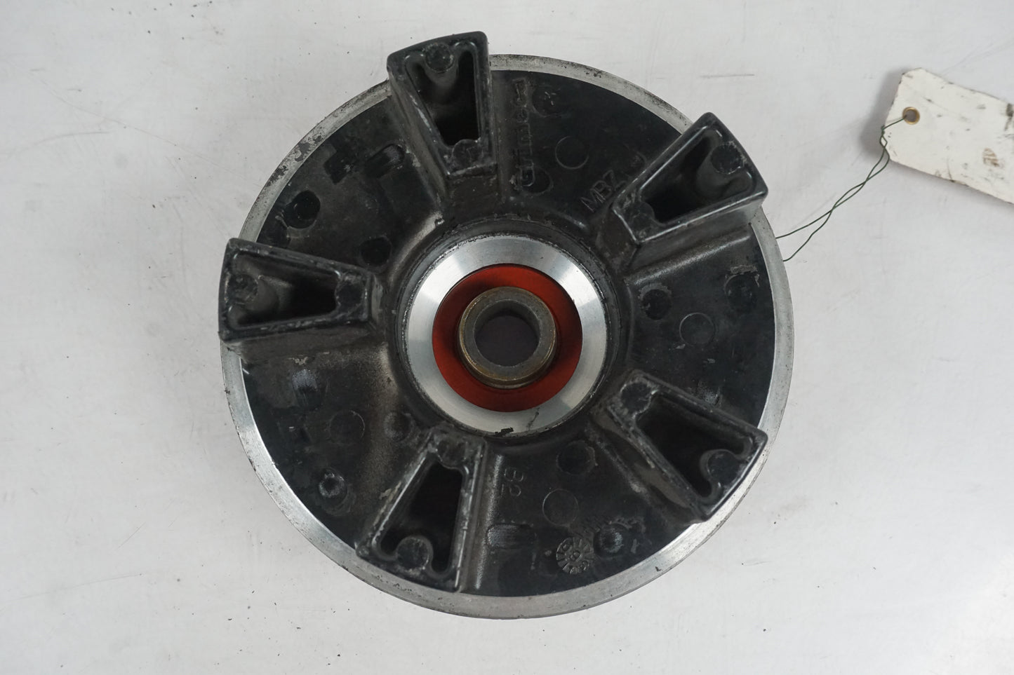 Vänster sida på Drevfäste från en Honda CBF 1000 -2007 motorcykel.