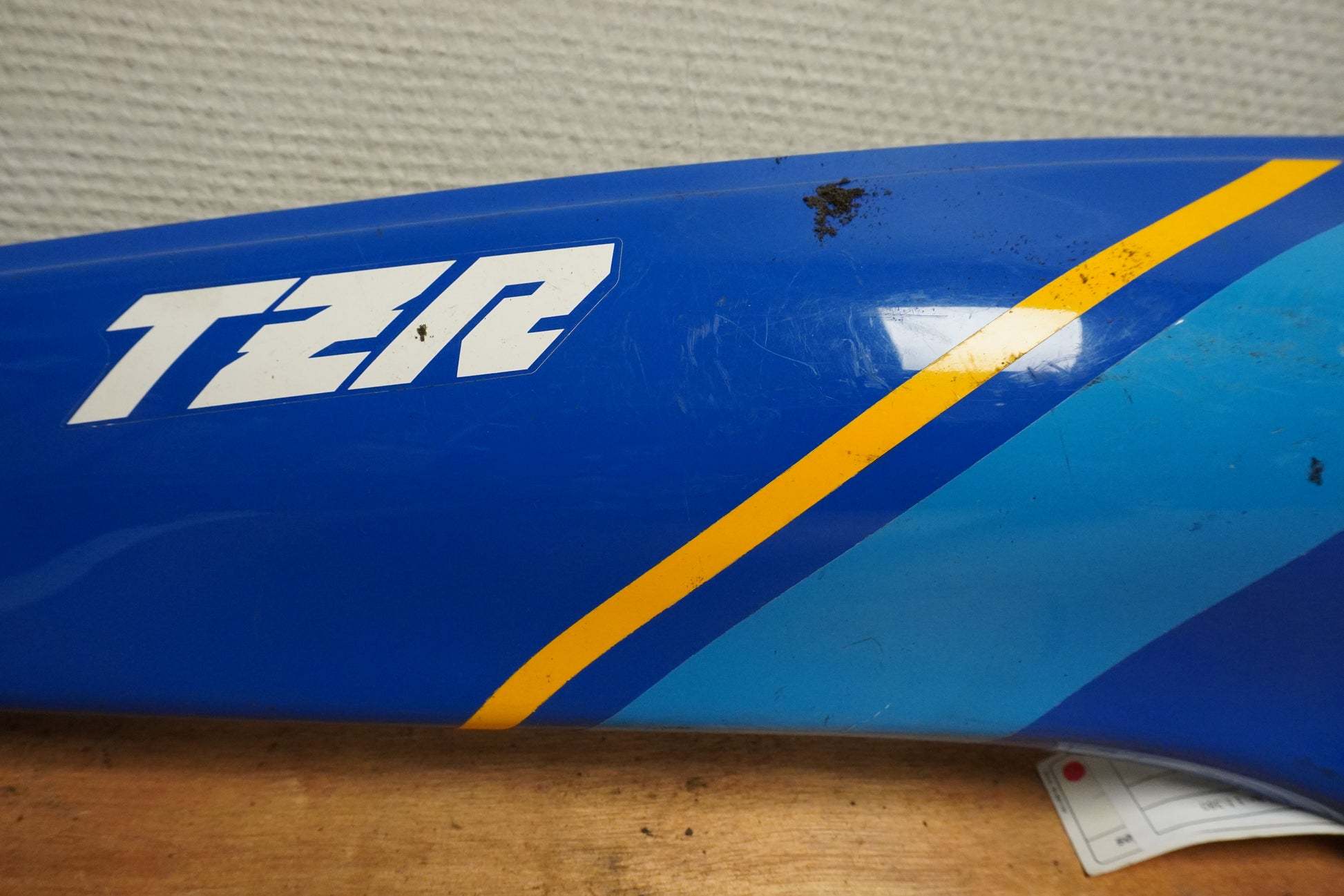 Vänster sida på Sidopanel från en Yamaha TZR 125 -1989 motorcykel.
