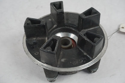 Snett uppifrån på Drevfäste från en Honda CBF 1000 -2007 motorcykel.