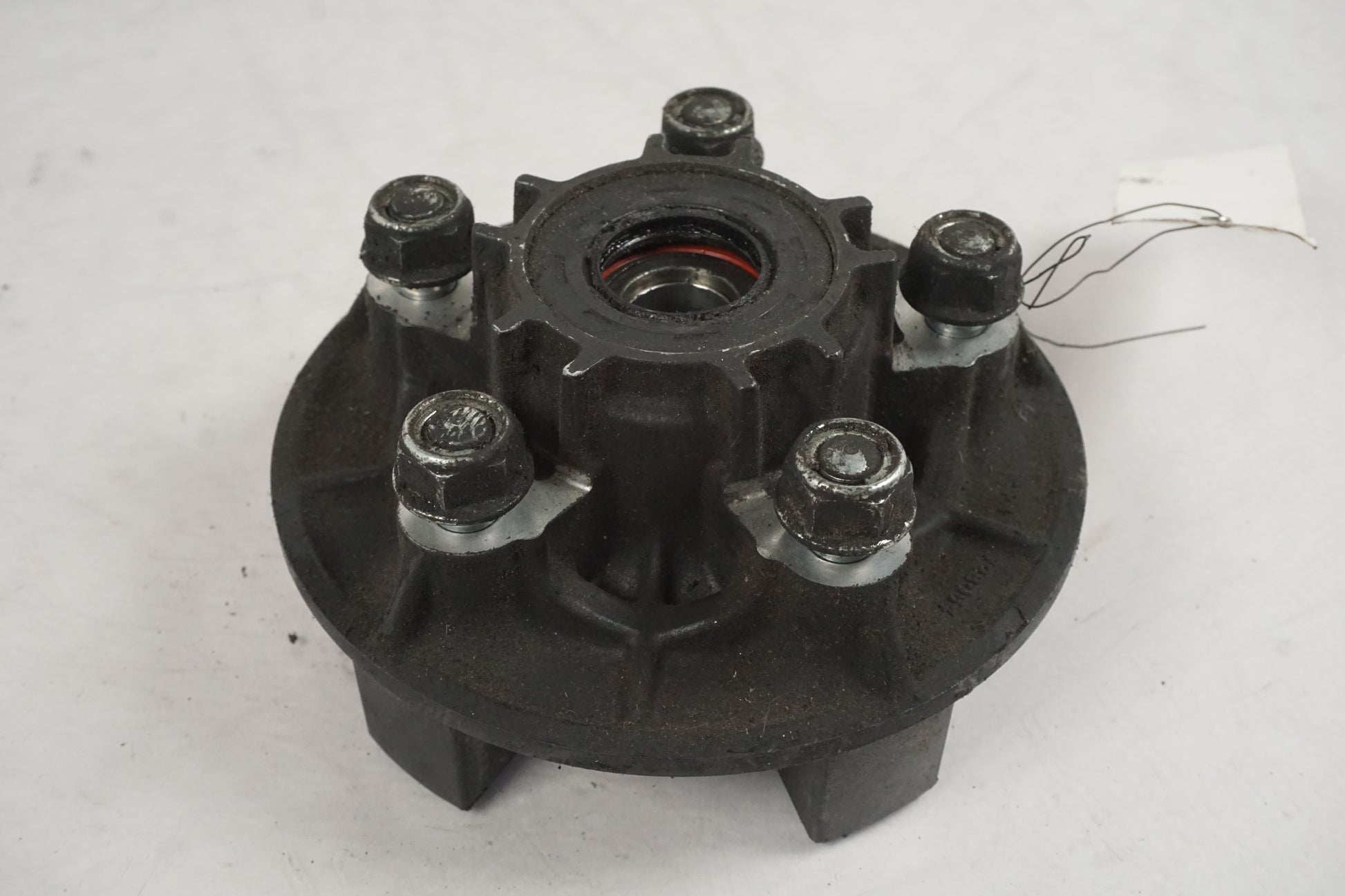 Framsidan på Drevfäste från en Honda CRF 1000 Africa Twin -2016 motorcykel.