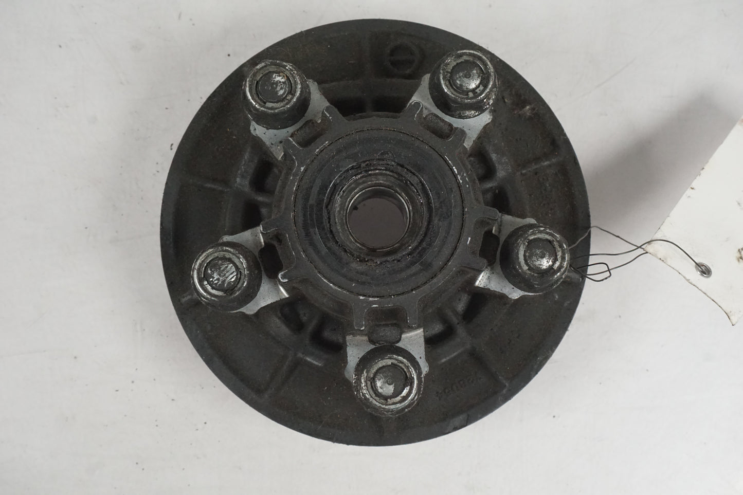 Baksidan på Drevfäste från en Honda CRF 1000 Africa Twin -2016 motorcykel.