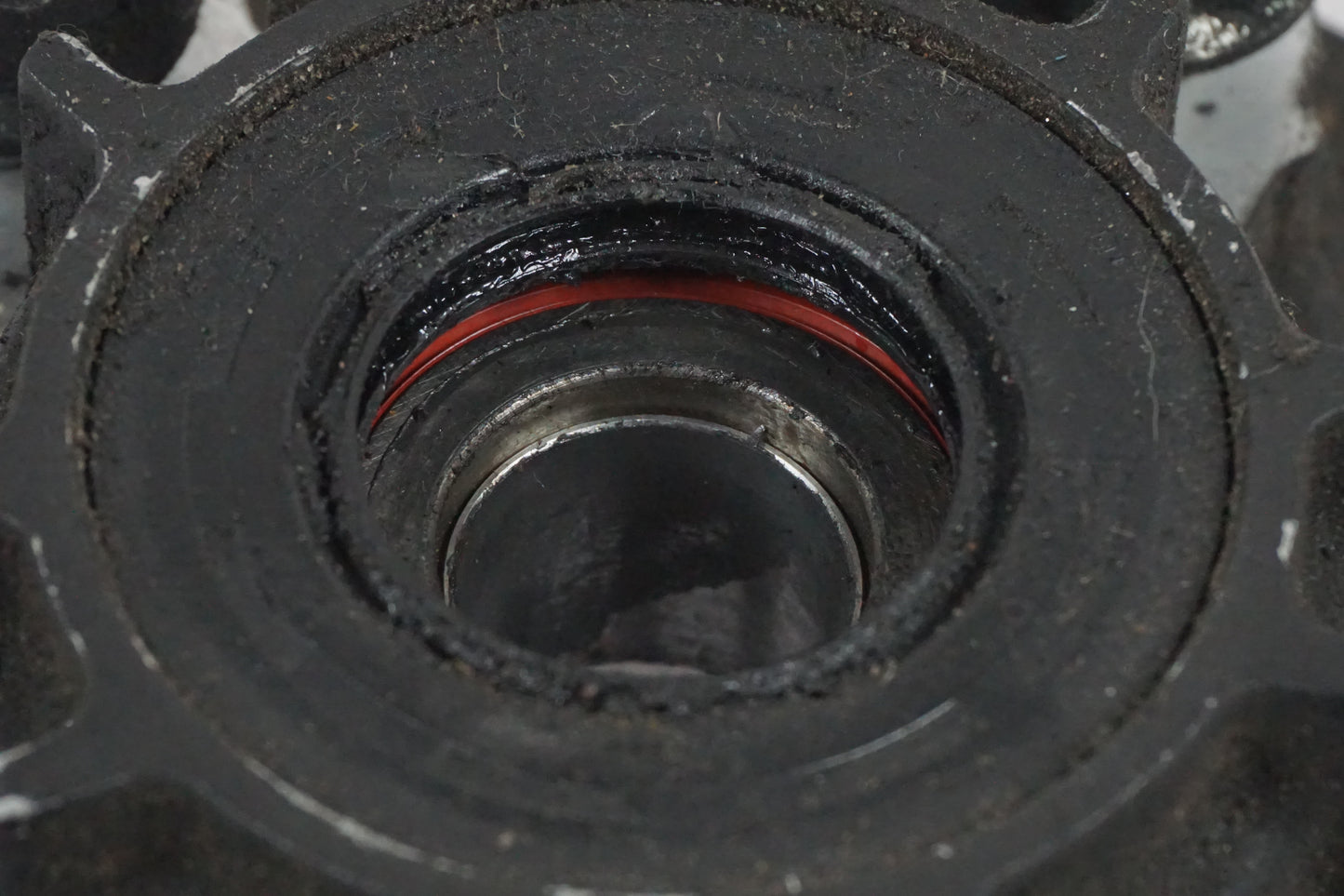 Höger sida på Drevfäste från en Honda CRF 1000 Africa Twin -2016 motorcykel.