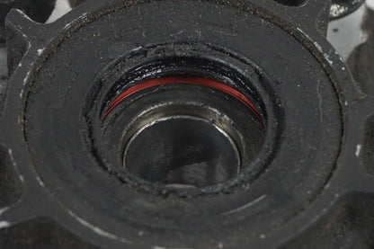 Höger sida på Drevfäste från en Honda CRF 1000 Africa Twin -2016 motorcykel.