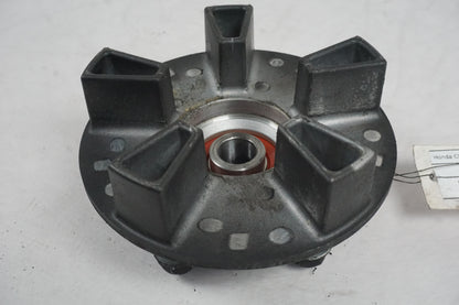 Snett uppifrån på Drevfäste från en Honda CRF 1000 Africa Twin -2016 motorcykel.