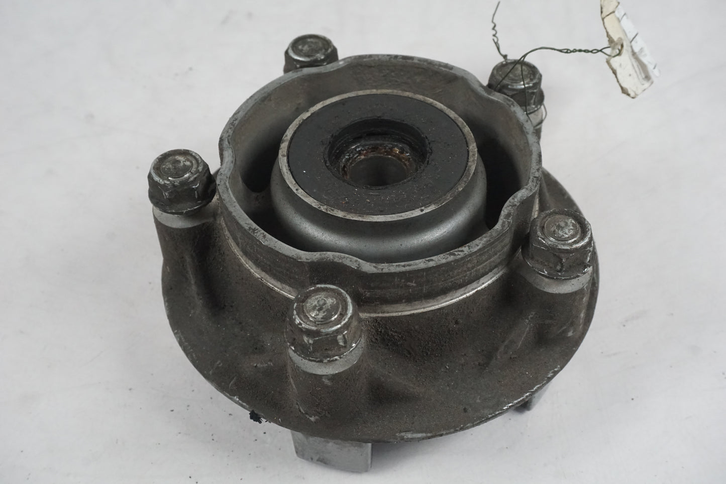 Framsidan på Drevfäste från en Honda XL 1000 V -2008 motorcykel.