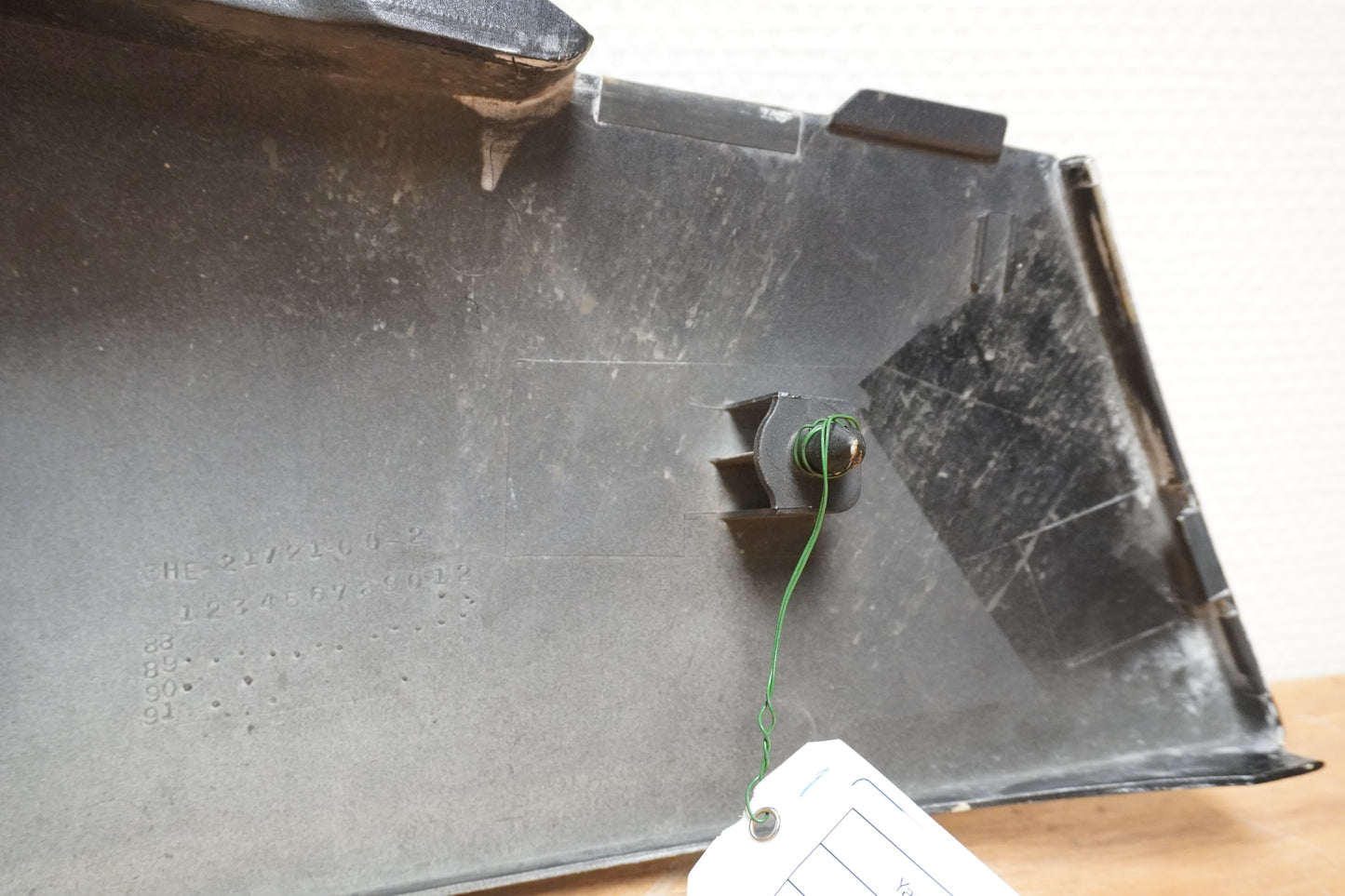 Vänster sida på Bakvinge från en Yamaha FZR 600 -1991 motorcykel.