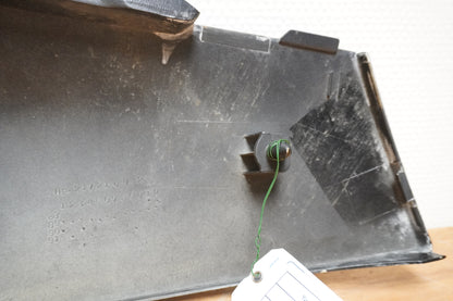 Vänster sida på Bakvinge från en Yamaha FZR 600 -1991 motorcykel.