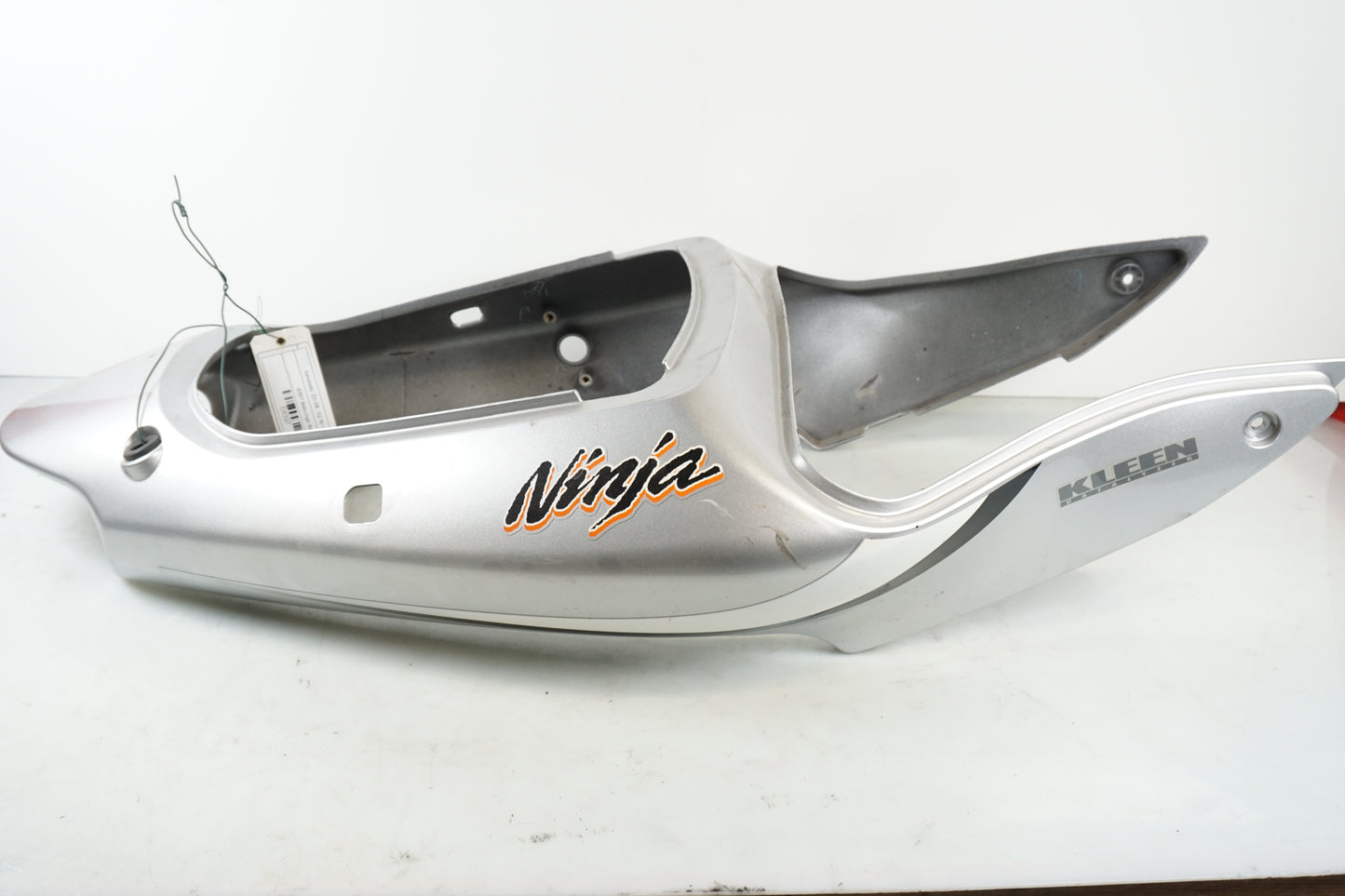 Höger sida på Bakvinge från en Kawasaki ZX-6R -2002 motorcykel.