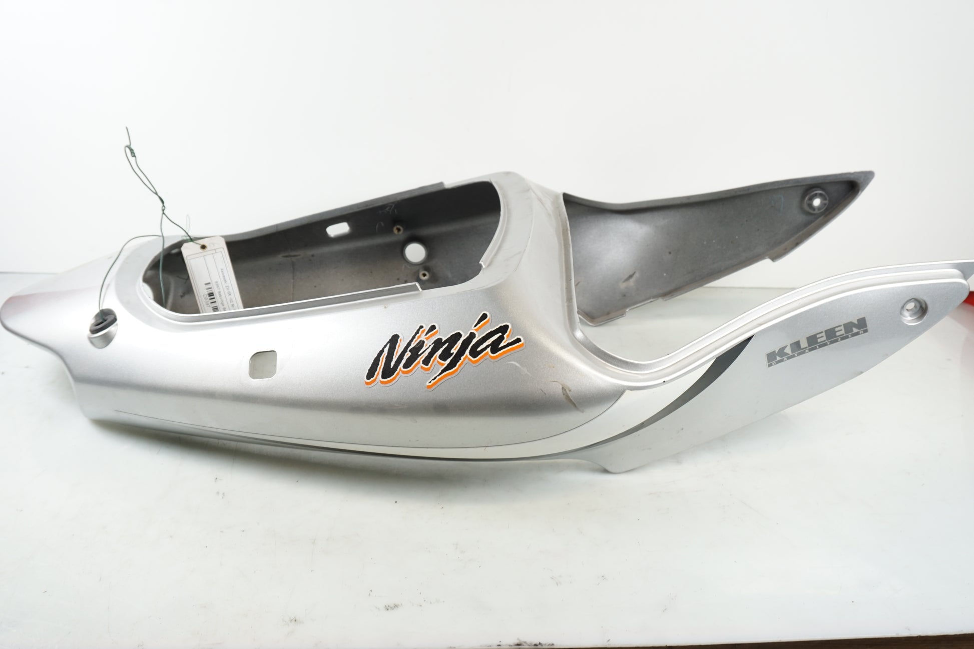 Höger sida på Bakvinge från en Kawasaki ZX-6R -2002 motorcykel.