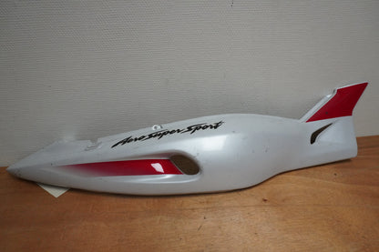 Framsidan på Bakvinge från en Yamaha YZF 1000 R -1998 motorcykel.