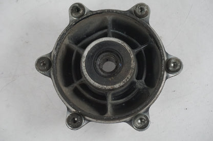 Baksidan på Drevfäste från en Honda XL 650 V -2004 motorcykel.