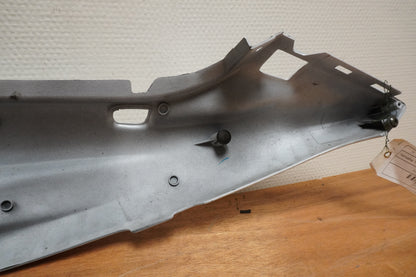 Vänster sida på Bakvinge från en Yamaha YZF 1000 R -1998 motorcykel.