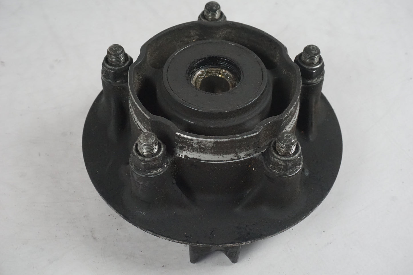 Framsidan på Drevfäste från en Honda CBR 1100 XX -1998 motorcykel.