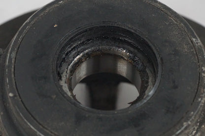 Vänster sida på Drevfäste från en Honda VFR 750 -1988 motorcykel.