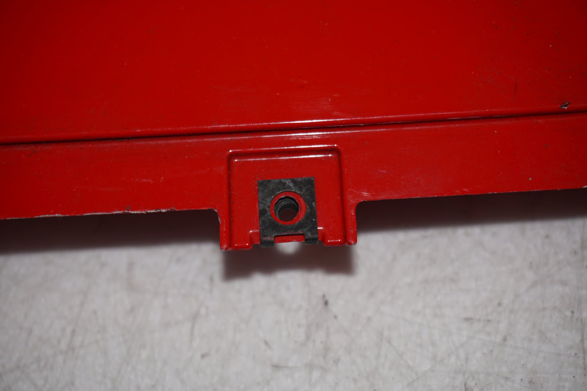 Vänster sida på Magkåpa från en Ducati 1299 Panigale -2015 motorcykel.