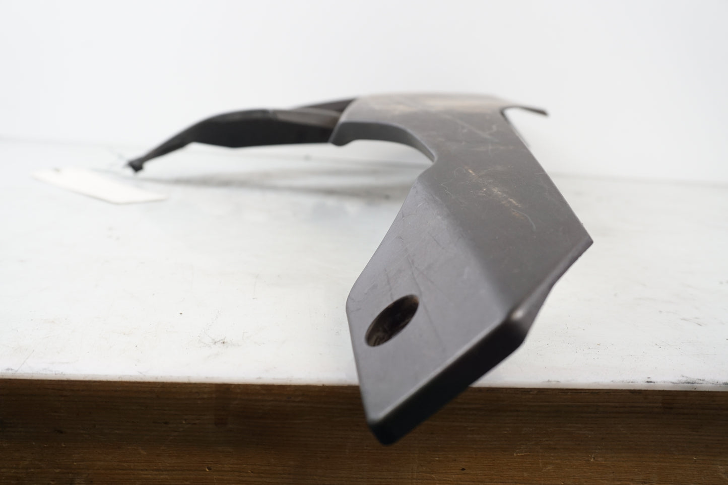 Snett nerifrån på Magkåpa från en Kawasaki ZX-10R -2008 motorcykel.