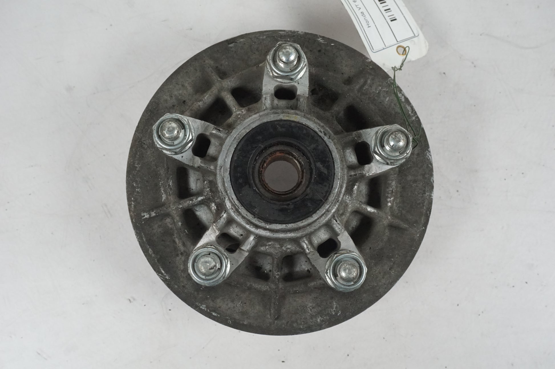 Baksidan på Drevfäste från en Honda VT 600 C -1999 motorcykel.