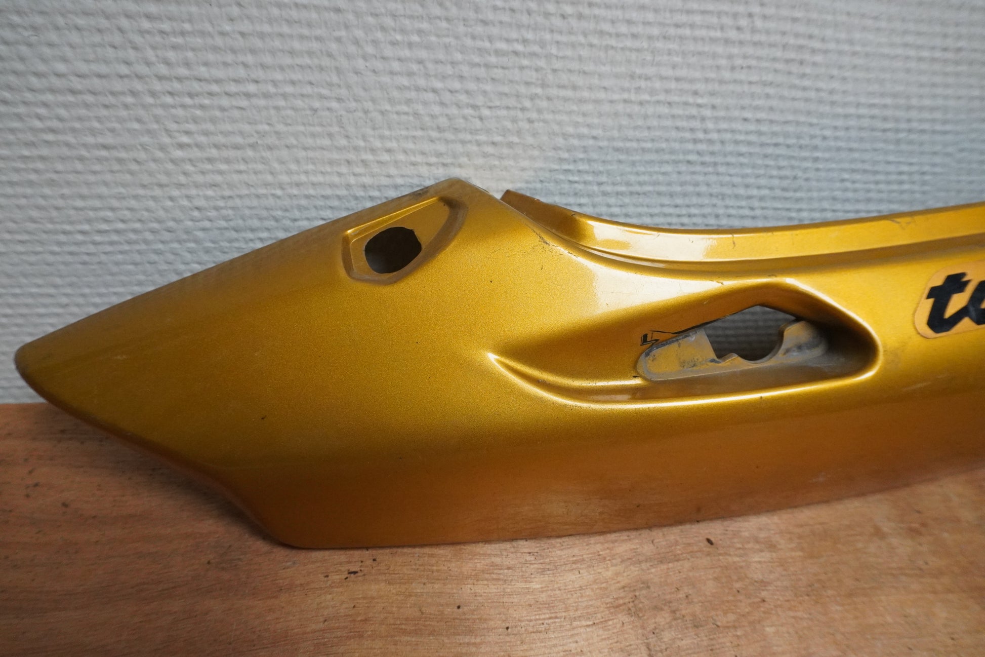 Baksidan på Bakvinge från en Yamaha TDM 850 -1998 motorcykel.