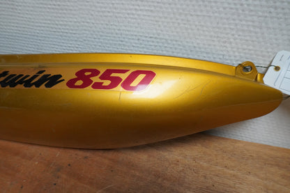 Höger sida på Bakvinge från en Yamaha TDM 850 -1998 motorcykel.