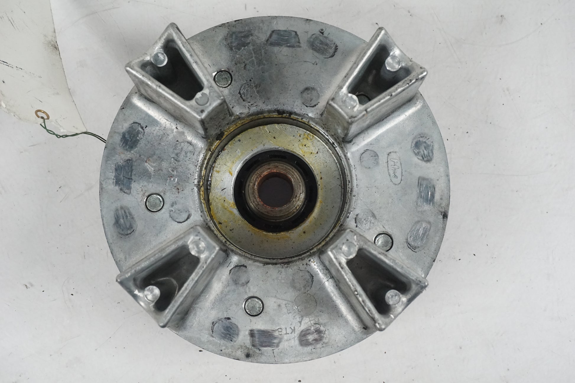 Snett uppifrån på Drevfäste från en Honda VT 600 C -1999 motorcykel.