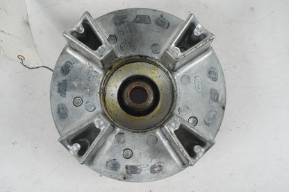 Snett uppifrån på Drevfäste från en Honda VT 600 C -1999 motorcykel.