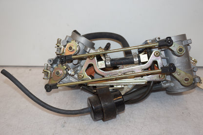 Vänster sida på Insprutbrygga från en Suzuki SV 650 -2004 motorcykel.