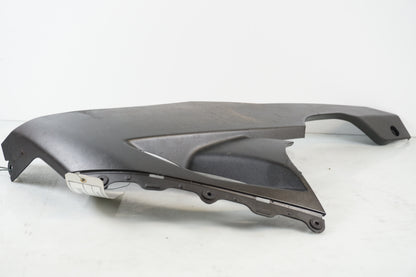 Baksidan på Magkåpa från en Kawasaki ZX-10R -2008 motorcykel.