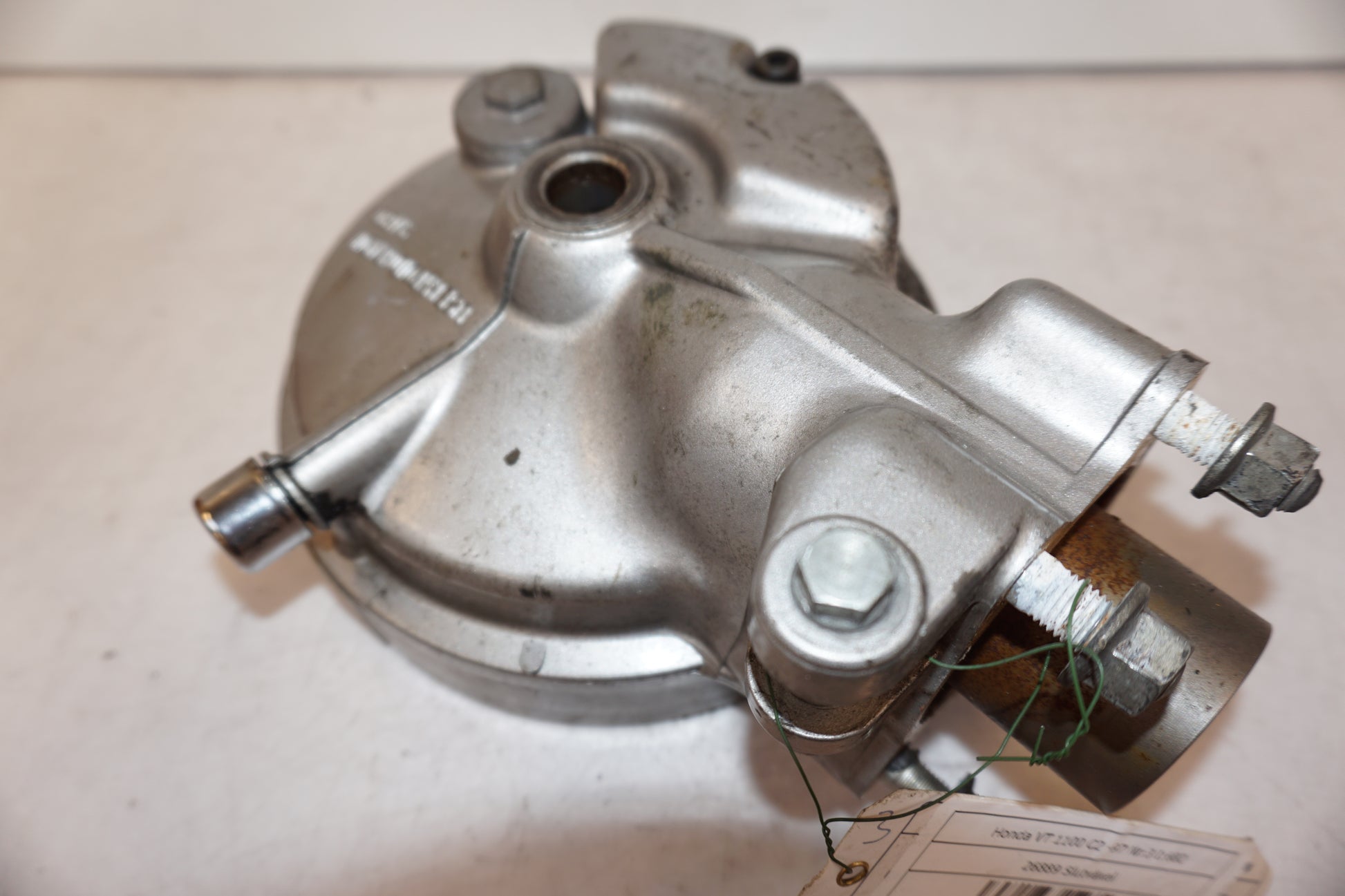 Framsidan på Slutväxel från en Honda VT 1100 C -1997 motorcykel.